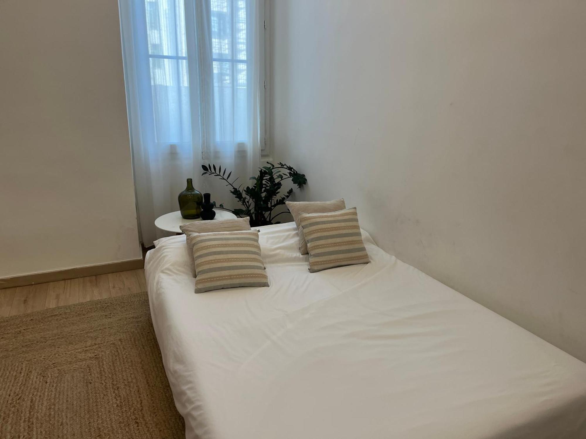 Cozy One Bedroom Apartment-City Center Ницца Экстерьер фото